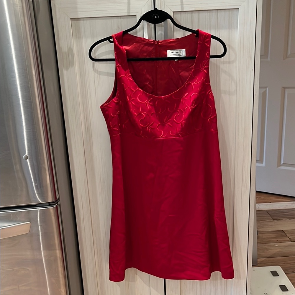 Elegant Red Women's Nightgown